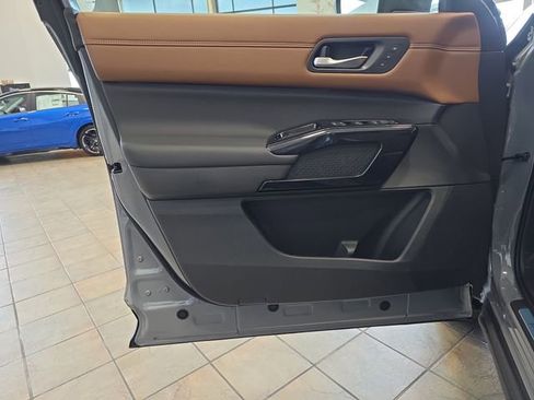 New 2026 Nissan Pathfinder Platinum AWD/4WD image 16