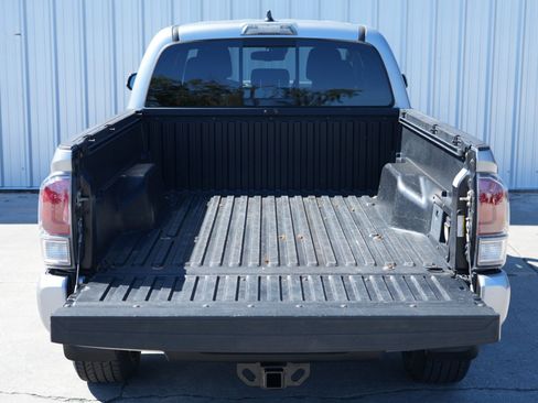 Used 2020 Toyota Tacoma TRD Sport image 9