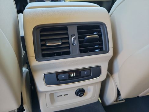 Used 2024 Audi Q5 2.0T Premium Plus image 16