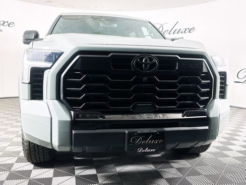 Used 2025 Toyota Tundra Limited w/ TRD Off-Road Package AWD/4WD image 31