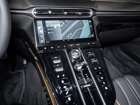 New 2026 Aston Martin V8 Vantage Coupe image 20