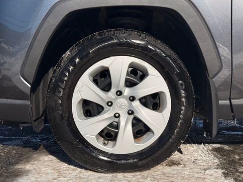 Used 2019 Toyota RAV4 LE w/ Carpet Mat Package image 10