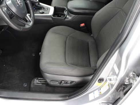 Used 2022 Toyota RAV4 SE w/ Convenience Package AWD/4WD image 15