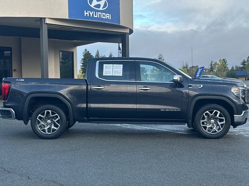 Used 2023 GMC Sierra 1500 SLT w/ X31 Off-Road Package image 3