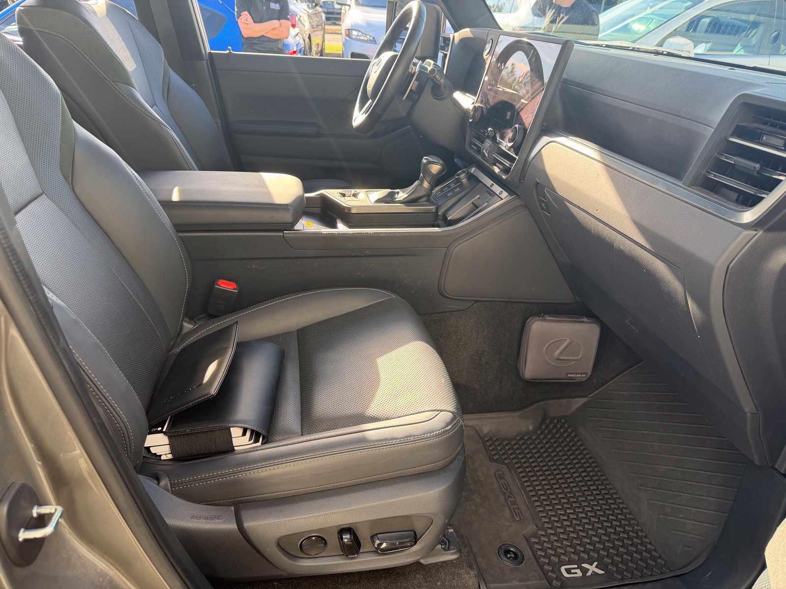 Used 2024 Lexus GX 550 AWD/4WD image 24