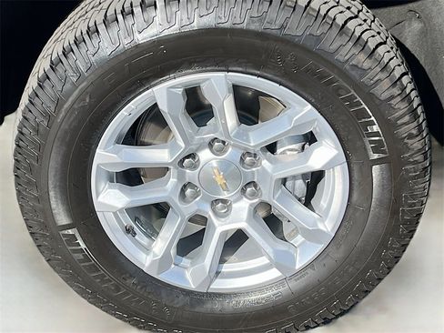 Used 2024 Chevrolet Silverado 1500 LT w/ Z71 Off-Road Package image 31