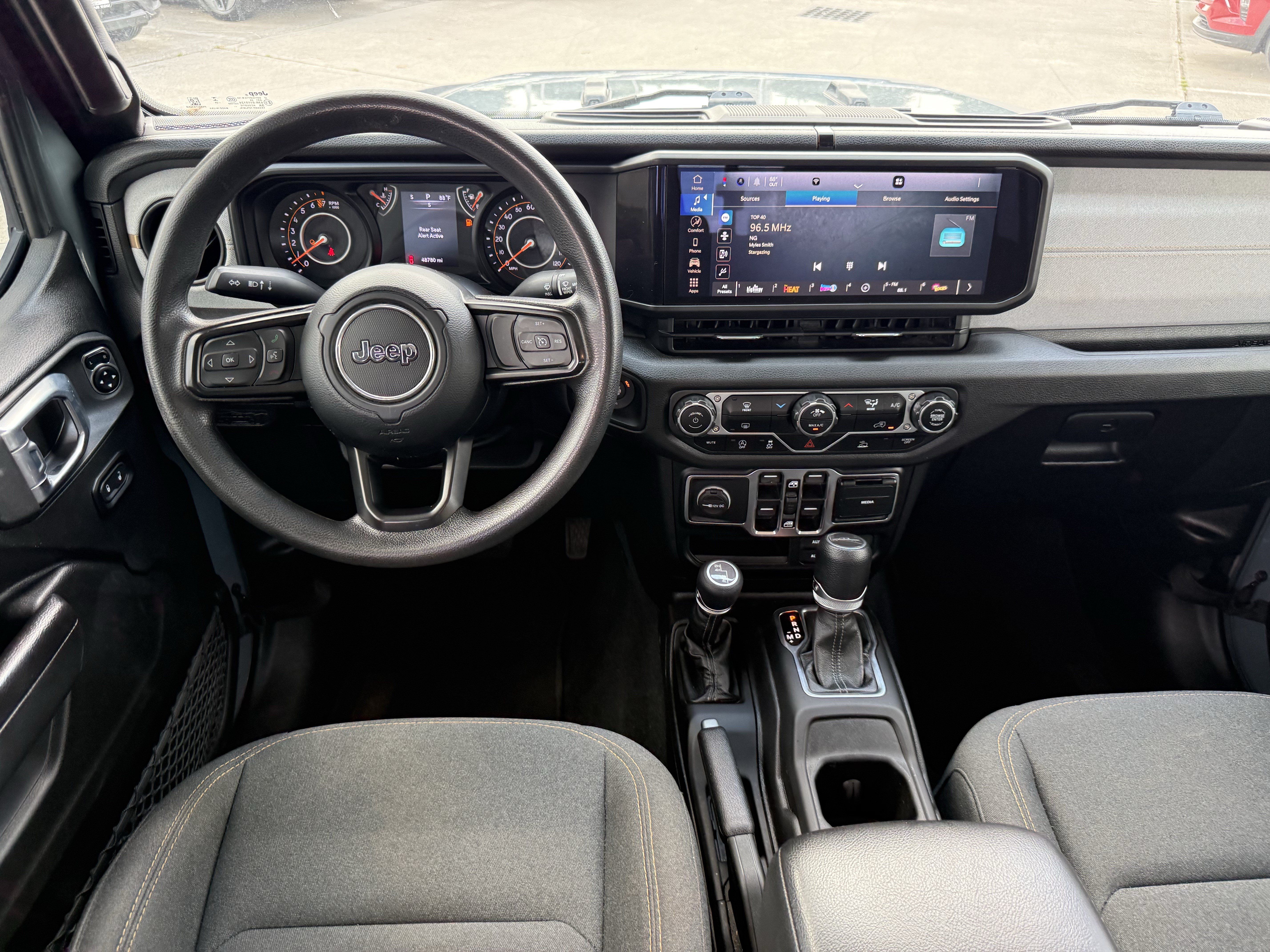 Used 2024 Jeep Gladiator Sport AWD/4WD image 14