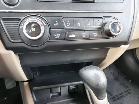 Used 2014 Honda Civic LX image 40
