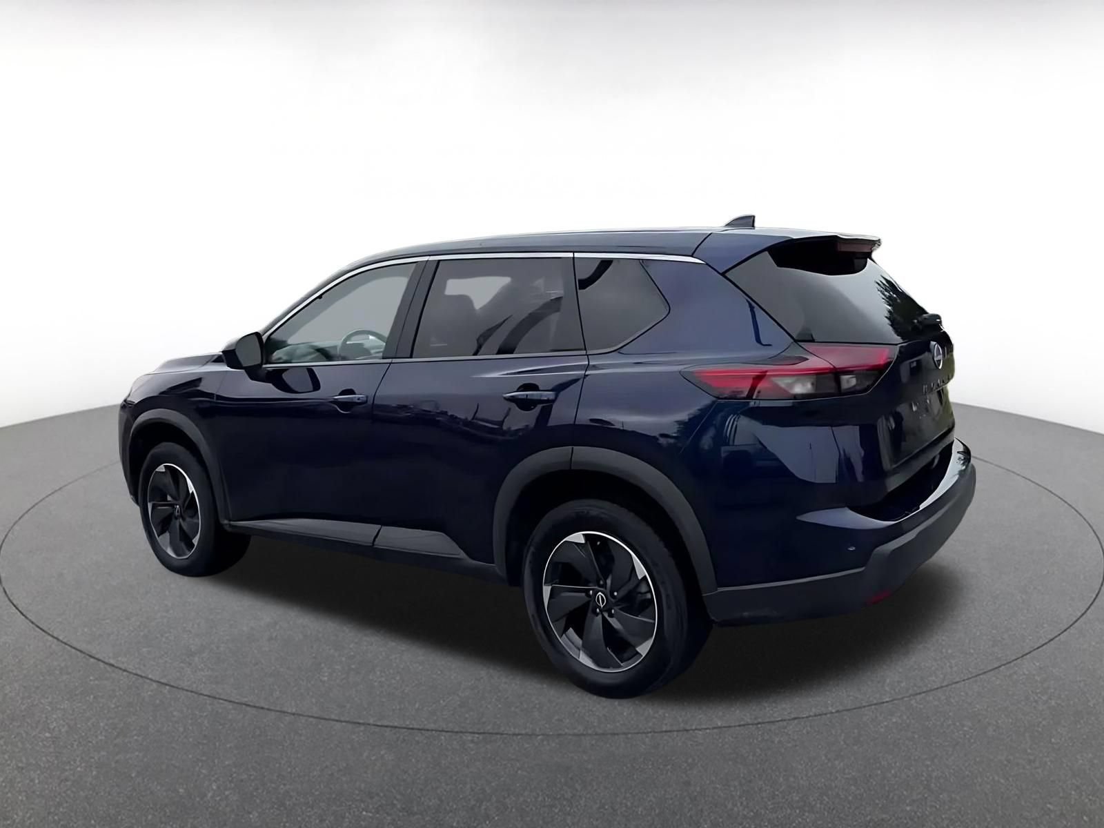 Used 2025 Nissan Rogue SV AWD/4WD image 9