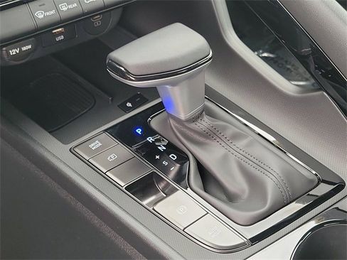 New 2025 Hyundai Elantra SEL image 11