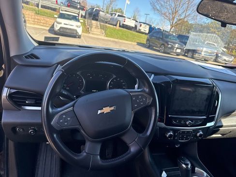 Used 2019 Chevrolet Traverse LT image 8