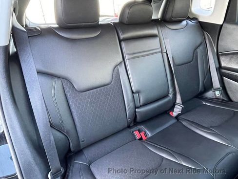 Used 2018 Jeep Compass Latitude image 19