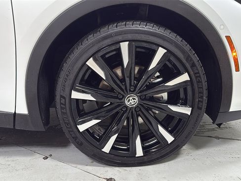 Certified 2026 Toyota Crown Platinum image 21