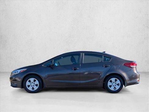 Used 2017 Kia Forte LX w/ LX Popular Package image 9