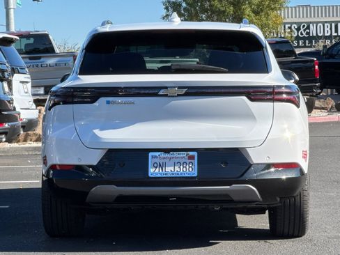 Used 2024 Chevrolet Equinox EV LT image 6