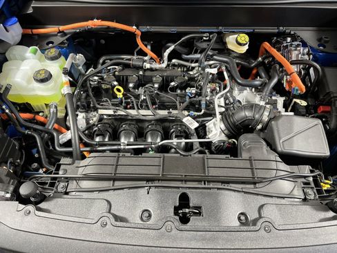 New 2025 Ford Maverick XLT w/ Equipment Group 301A image 25