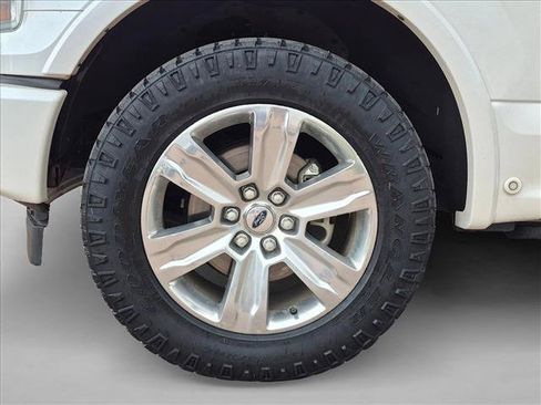Used 2017 Ford F150 Platinum w/ Equipment Group 701A Luxury AWD/4WD image 20