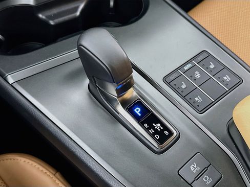 Used 2025 Lexus UX 300h FWD w/ Accessory Package (Z2) image 16