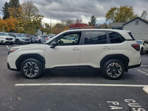 Certified 2025 Subaru Forester Premium image 7