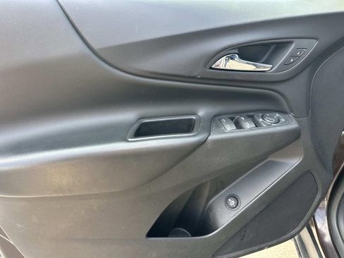 Used 2020 Chevrolet Equinox LT w/ Driver Convenience Package AWD/4WD image 15