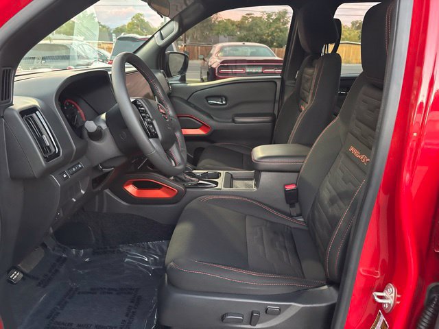 Used 2025 Nissan Frontier PRO-4X AWD/4WD image 11