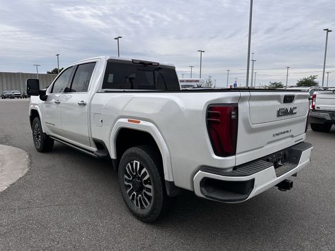 Used 2024 GMC Sierra 2500 Denali Ultimate AWD/4WD image 4