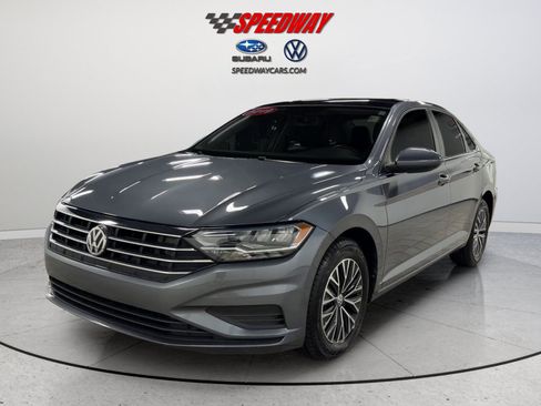 Used 2019 Volkswagen Jetta SE w/ Cold Weather Package FWD image 12