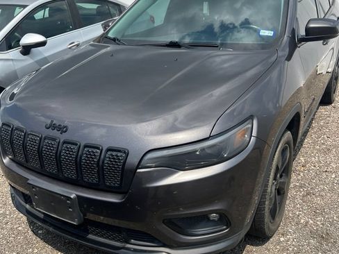 Used 2019 Jeep Cherokee Latitude Plus FWD image 3