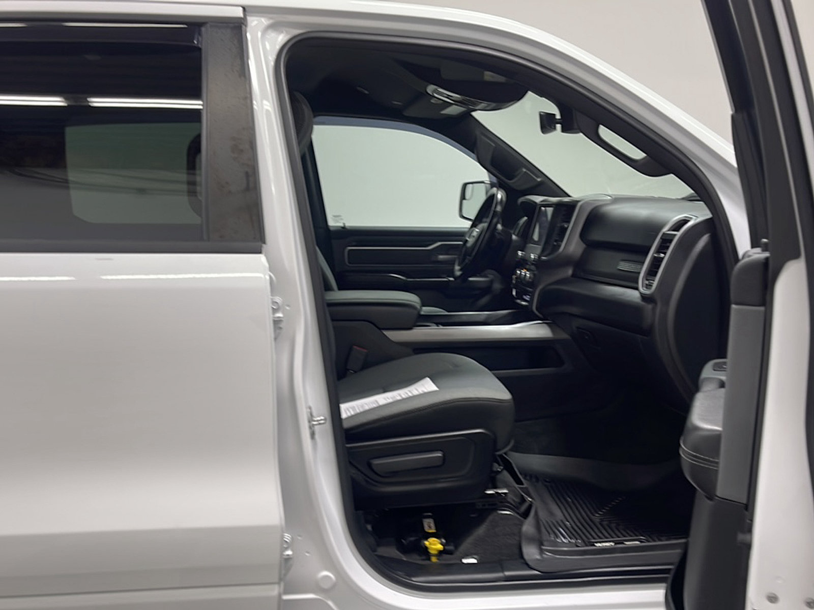 Used 2023 RAM 1500 Big Horn AWD/4WD image 20