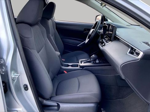 Certified 2026 Toyota Corolla Cross LE FWD image 9