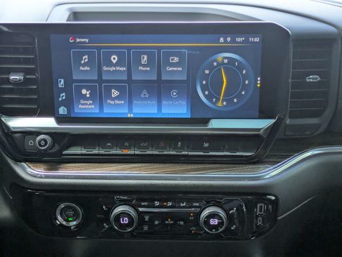 Used 2023 Chevrolet Silverado 1500 RST AWD/4WD image 5