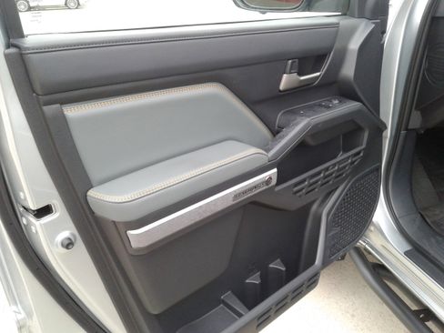 Used 2024 Toyota Tacoma Trailhunter Hybrid image 15