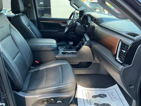 Used 2023 GMC Sierra 1500 Denali w/ Denali Reserve Package AWD/4WD image 8