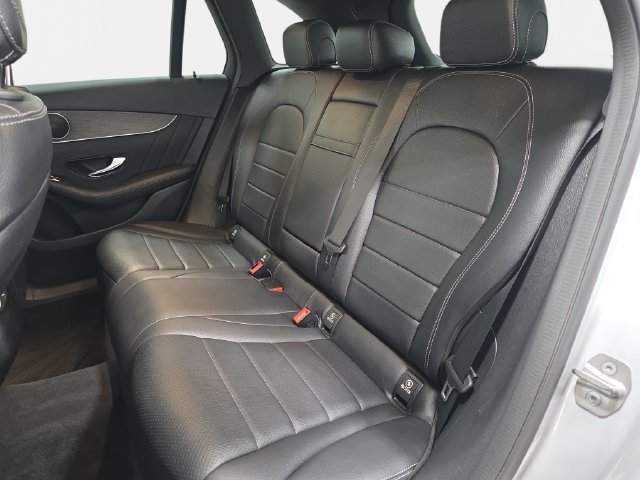 Used 2020 Mercedes-Benz GLC 300 4MATIC image 13