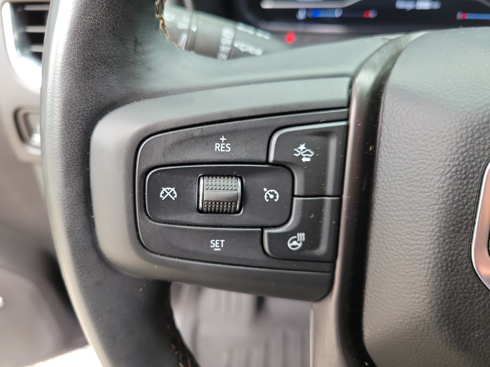 Used 2024 GMC Yukon AT4 AWD/4WD image 31