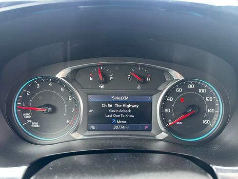 Used 2023 Chevrolet Traverse RS AWD/4WD image 35