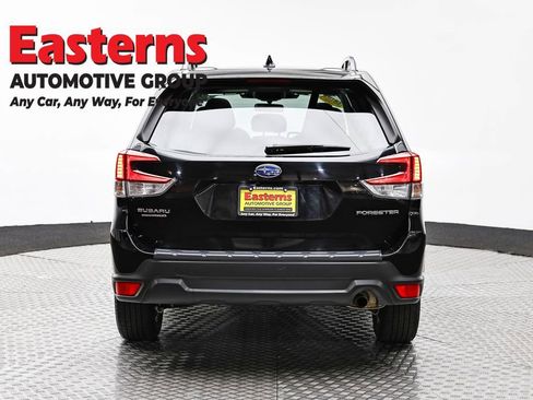 Used 2022 Subaru Forester Premium image 6