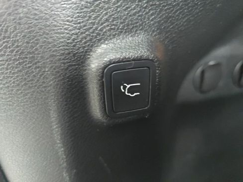 Used 2019 Jeep Cherokee Limited AWD/4WD image 12