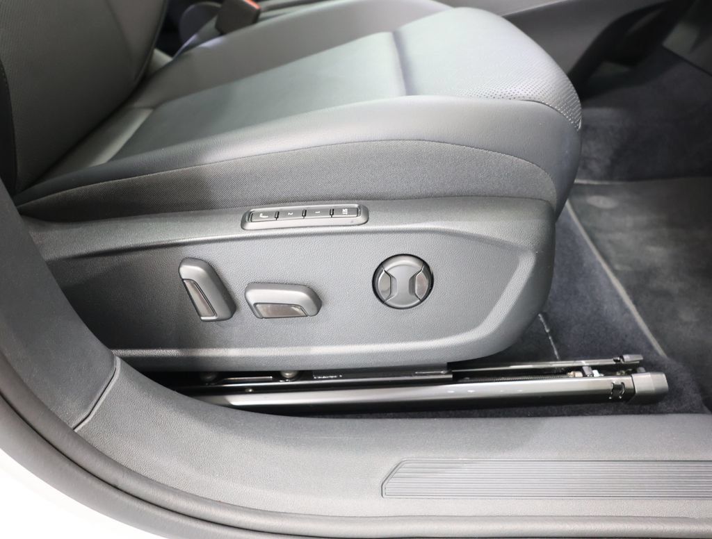 Used 2022 Volkswagen ID.4 Pro S RWD image 22