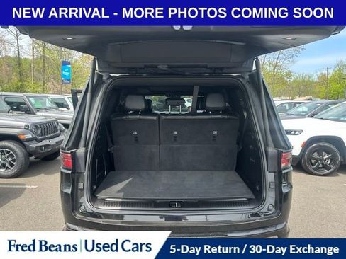 Certified 2024 Jeep Wagoneer Series II AWD/4WD image 14