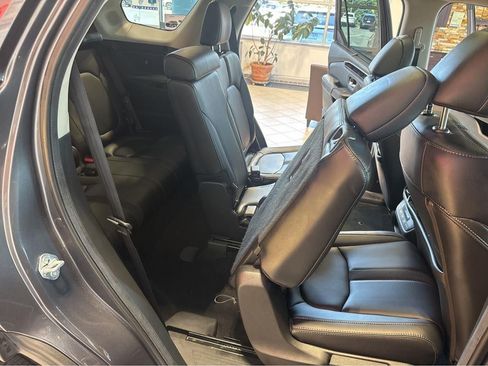 Used 2025 Honda Pilot Touring image 31