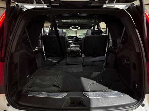 Used 2021 Cadillac Escalade Sport w/ LPO, ONYX Package image 19