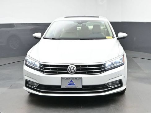 Used 2016 Volkswagen Passat 3.6 SEL Premium FWD image 3