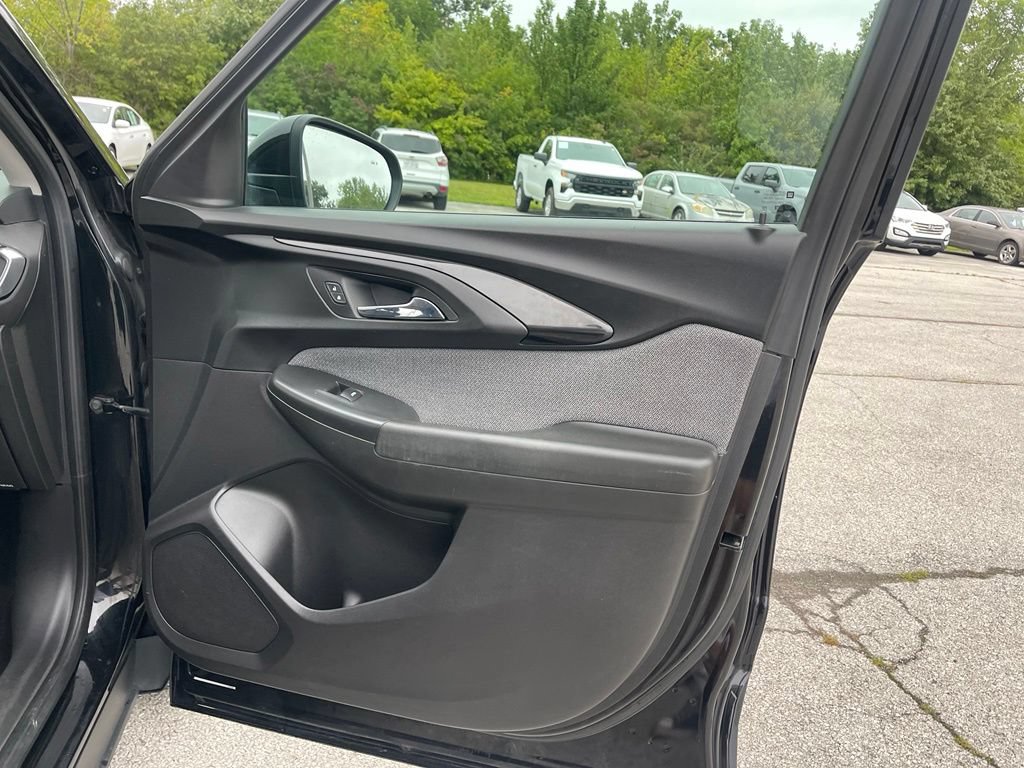 Used 2021 Chevrolet TrailBlazer LT w/ Sun and Liftgate Package FWD image 20