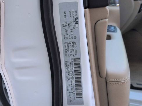 Used 2020 Jeep Grand Cherokee Overland image 40