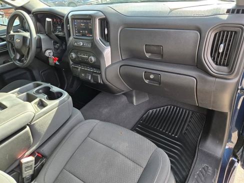 Used 2020 Chevrolet Silverado 1500 Custom w/ Custom Value Package RWD image 19