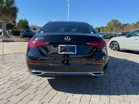 Used 2025 Mercedes-Benz C 300 Sedan image 9