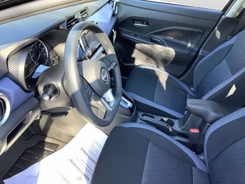 Used 2025 Nissan Versa SV w/ Trunk Package image 24