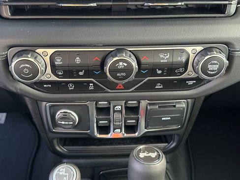 New 2025 Jeep Wrangler Sahara w/ Technology Group image 26