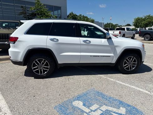 Used 2022 Jeep Grand Cherokee Limited AWD/4WD image 30